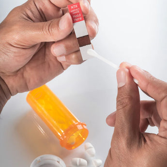 Amphetamine field identification kit for law enforcement
